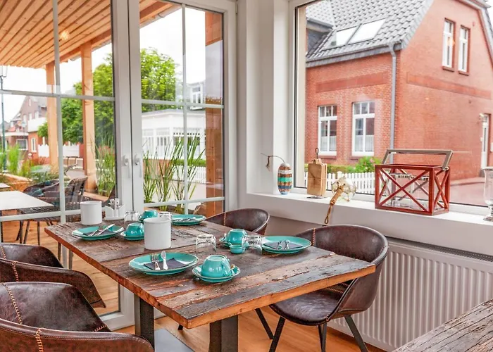 Relitto Boutique Und *